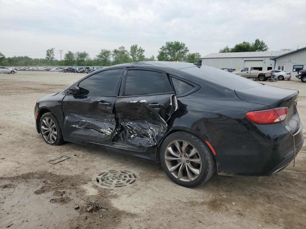 2015 Chrysler 200 S - Image 2