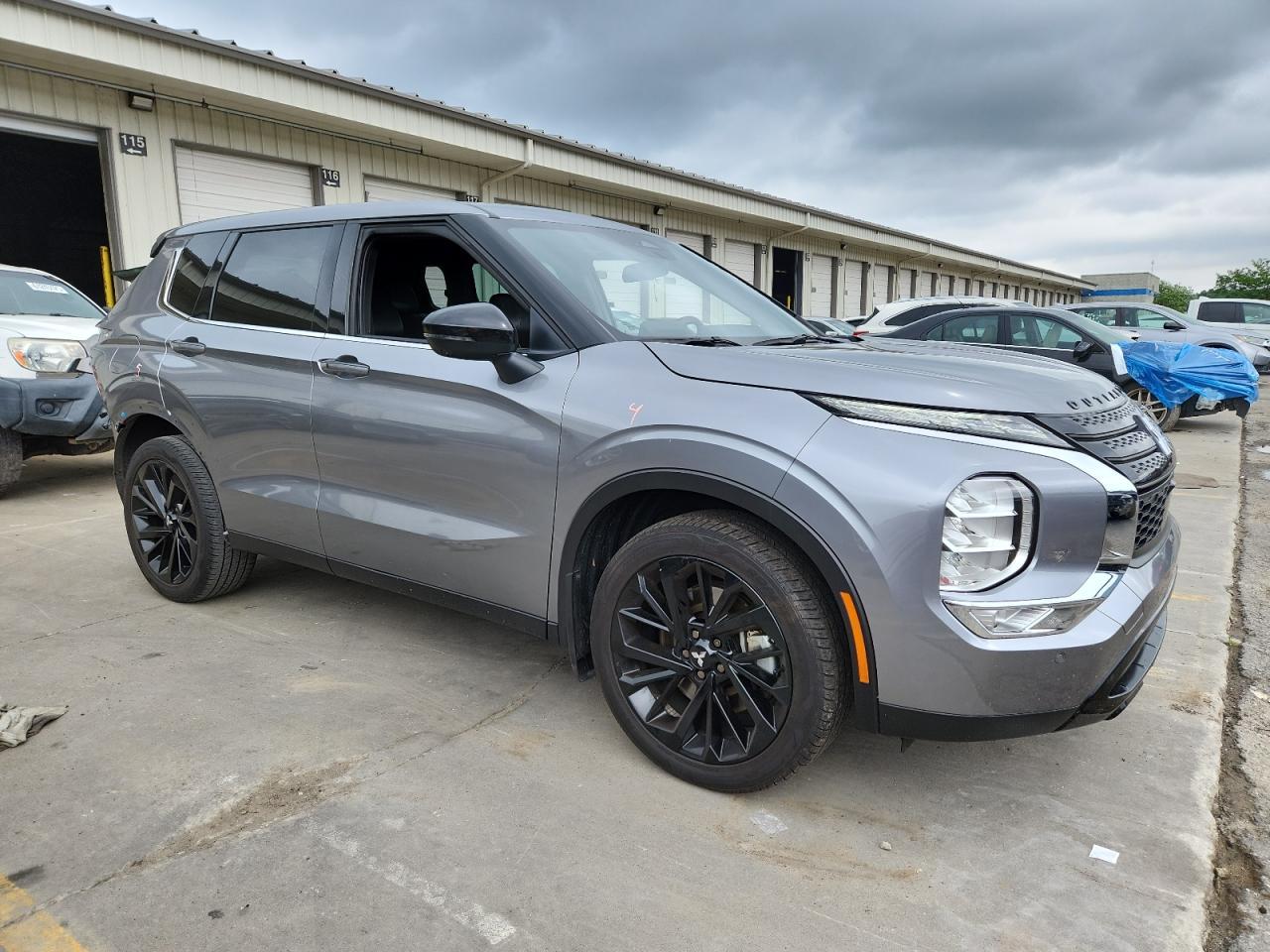 2023 Mitsubishi Outlander Se - Фото 4