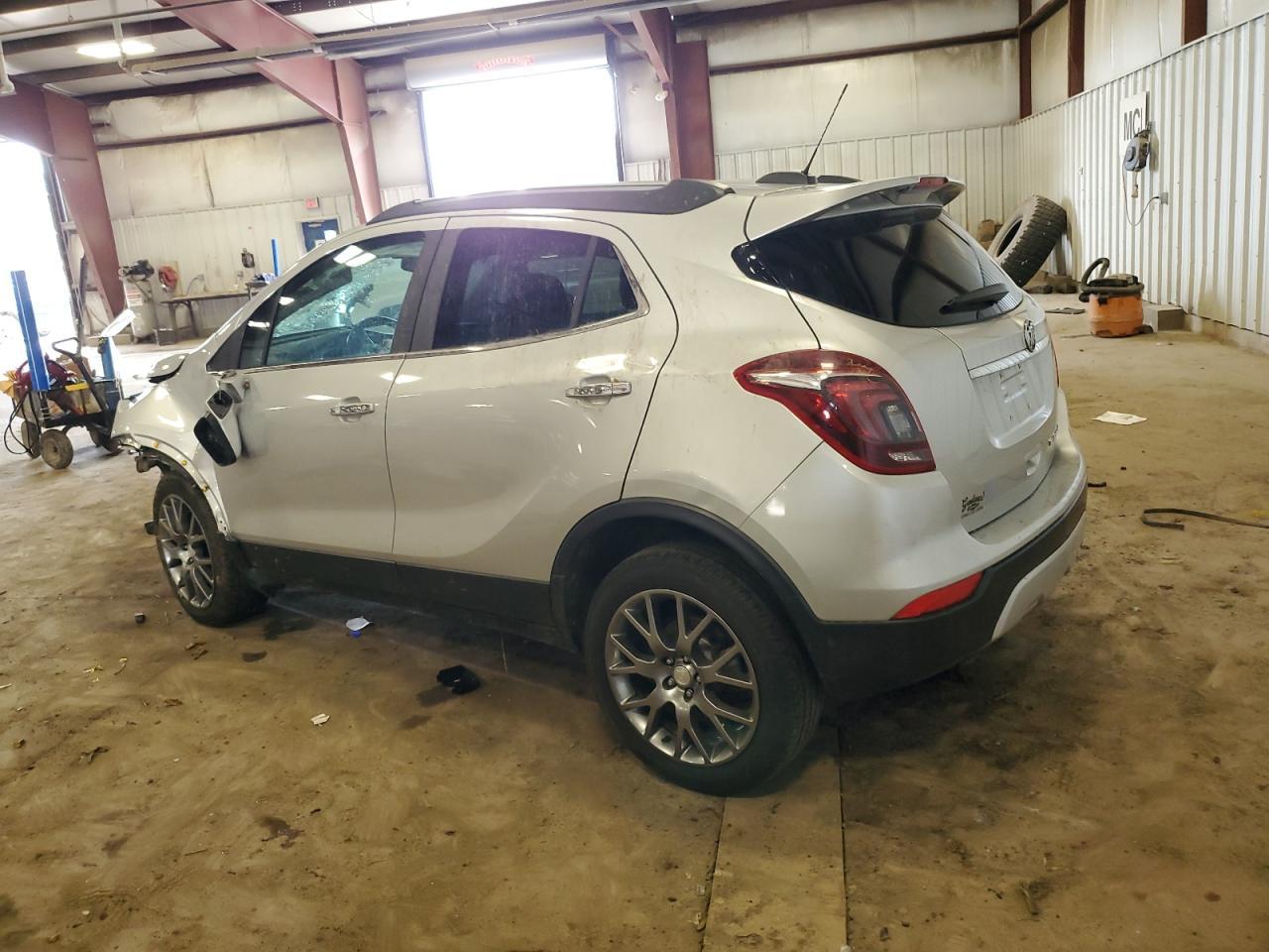 2019 Buick Encore Sport Touring - Фото 2