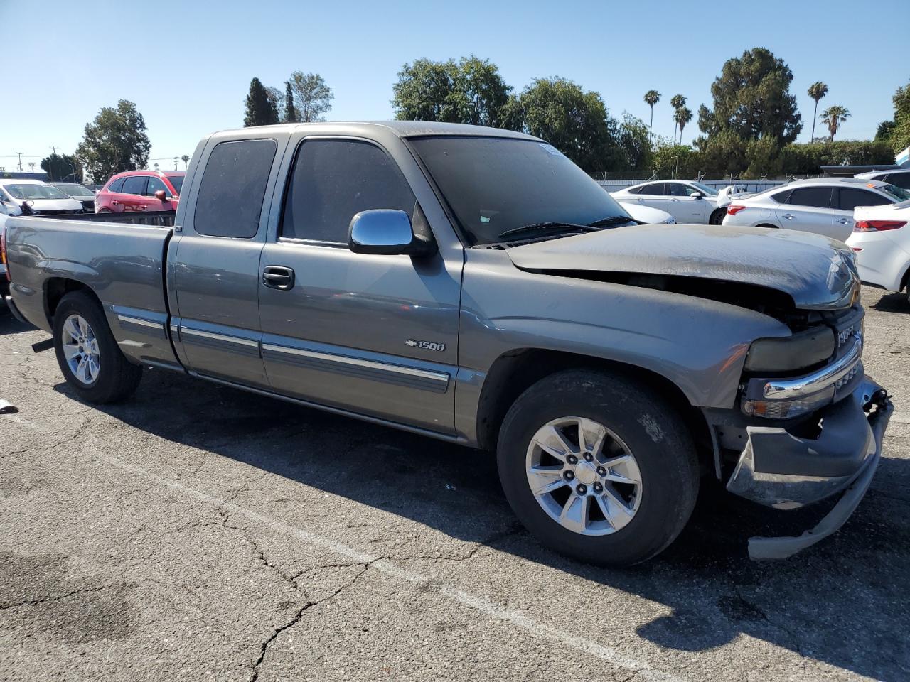 2000 Chevrolet Silverado C1500 - Image 4
