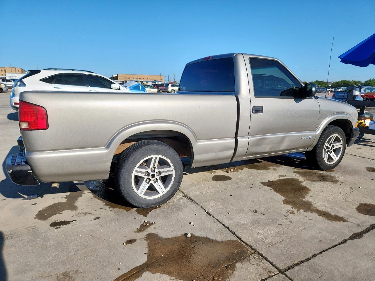 2002 Chevrolet S Truck S10 - Image 3