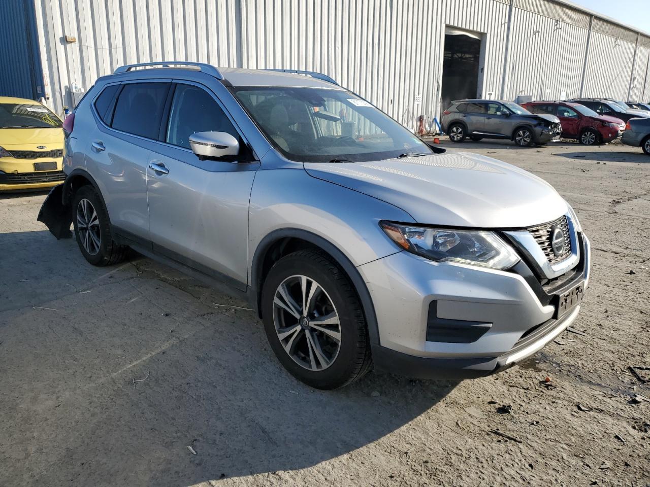 2019 Nissan Rogue S - Фото 4