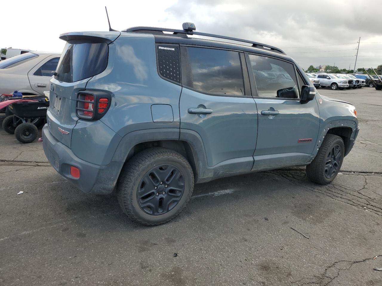 2018 Jeep Renegade Trailhawk - Image 3