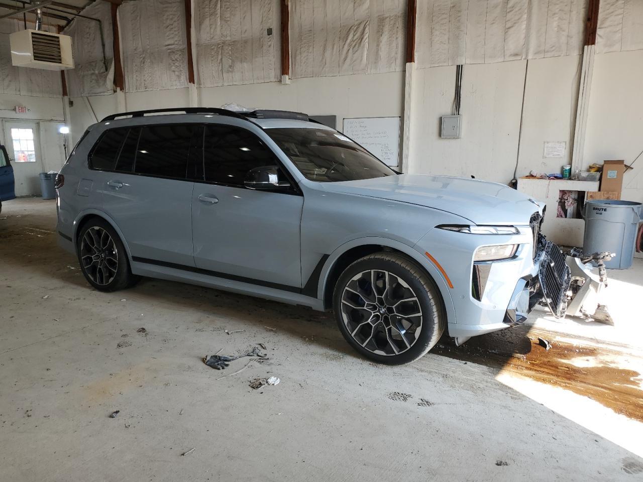 2025 BMW X7 M60I - Фото 4
