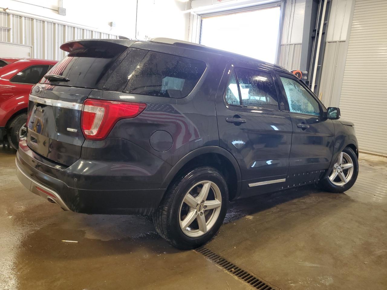 2017 Ford Explorer Xlt - Image 3