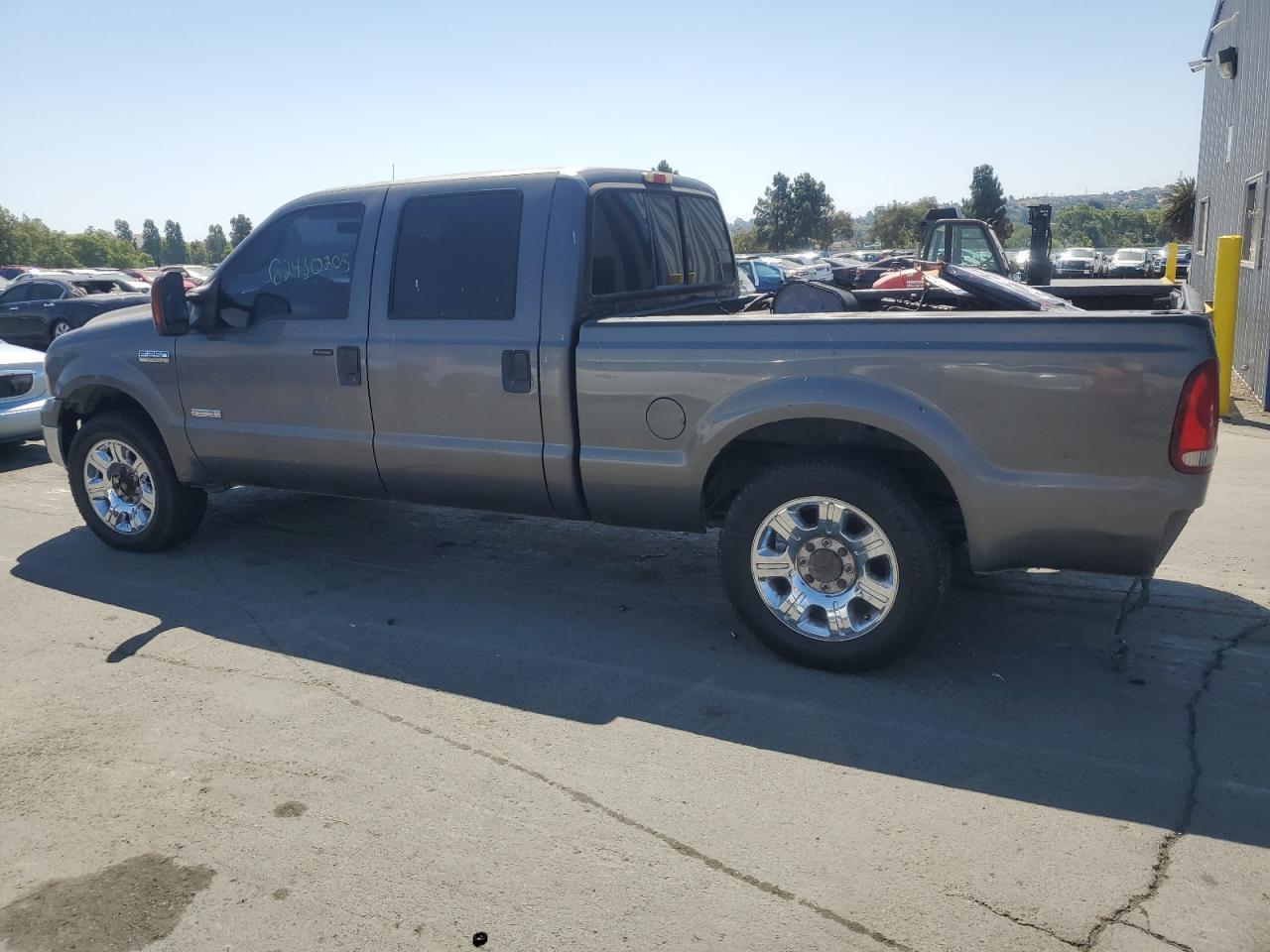 2005 Ford F250 Super Duty - Image 2