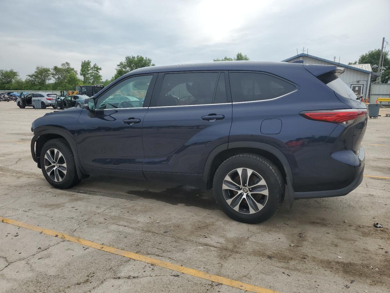 2021 Toyota Highlander Xle - Фото 2