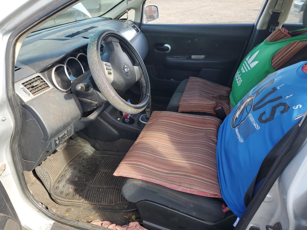 2011 Nissan Versa S - Фото 7