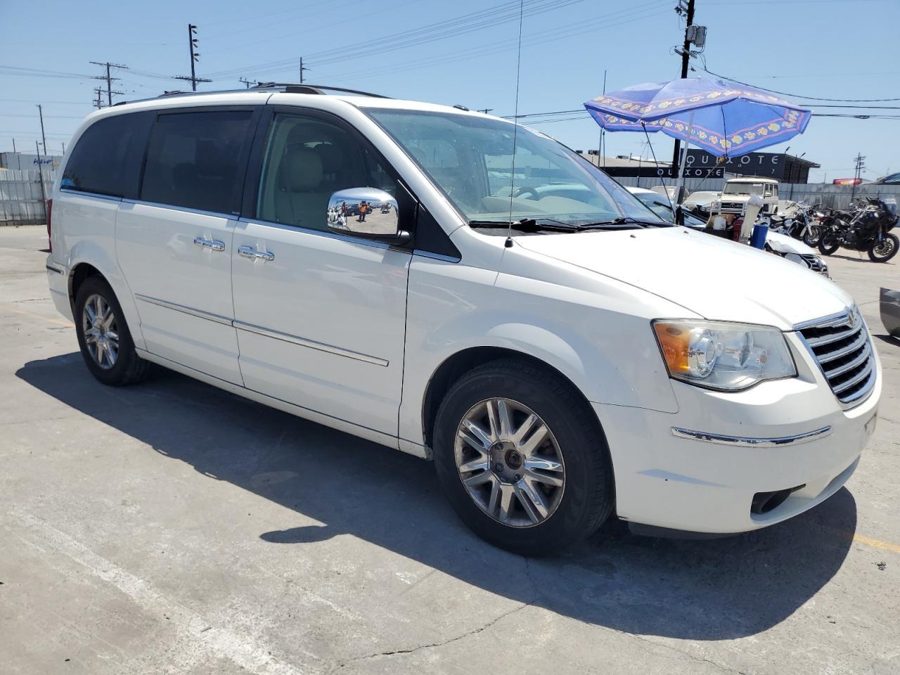 2008 Chrysler Town & Country Limited - Фото 4