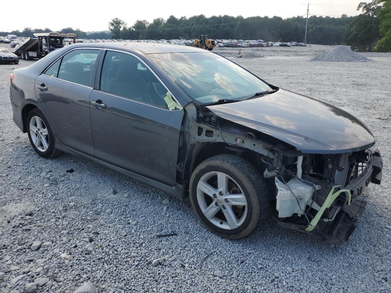 2014 Toyota Camry L - Фото 4