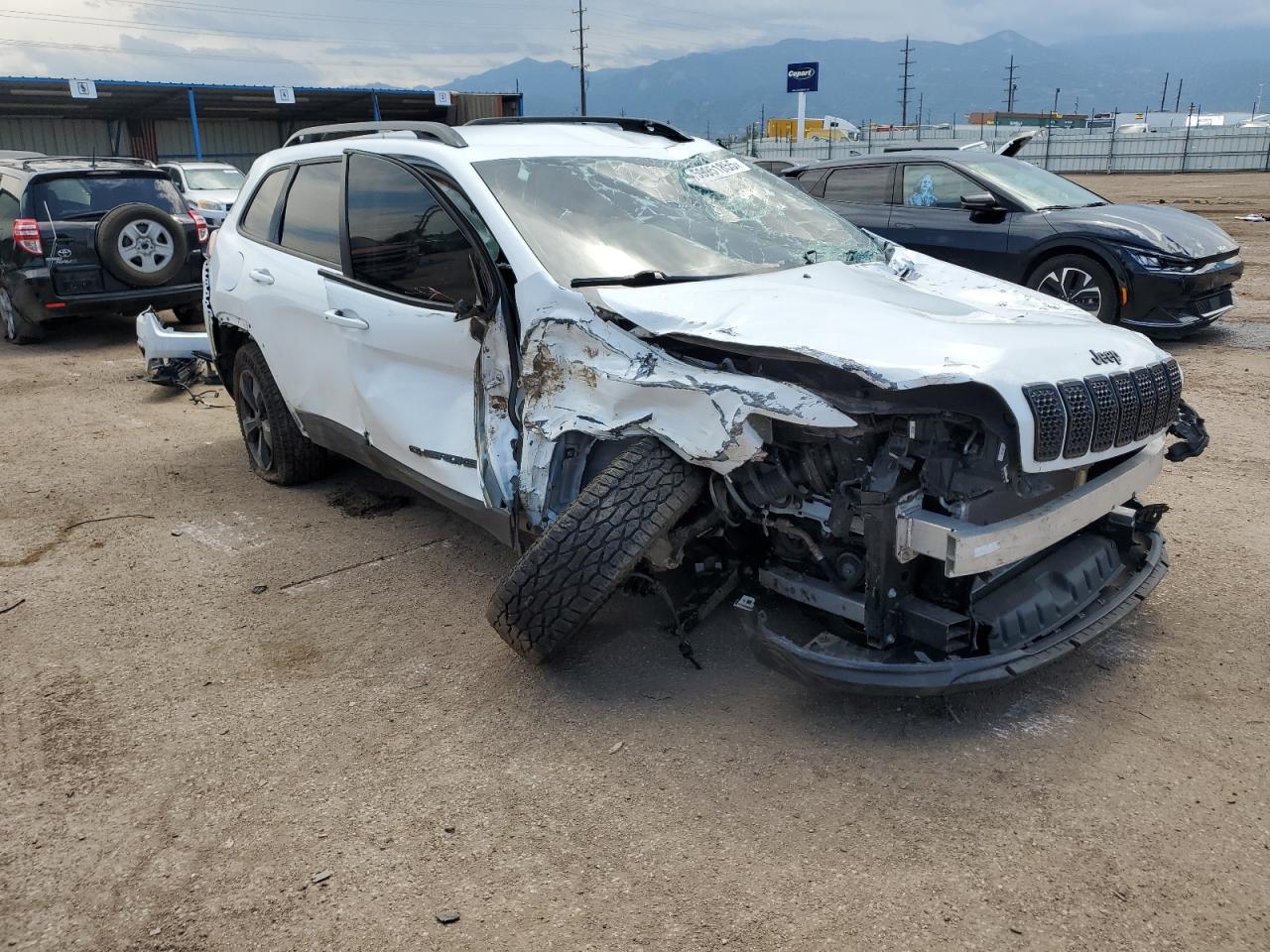 2019 Jeep Cherokee Latitude Plus - Image 4