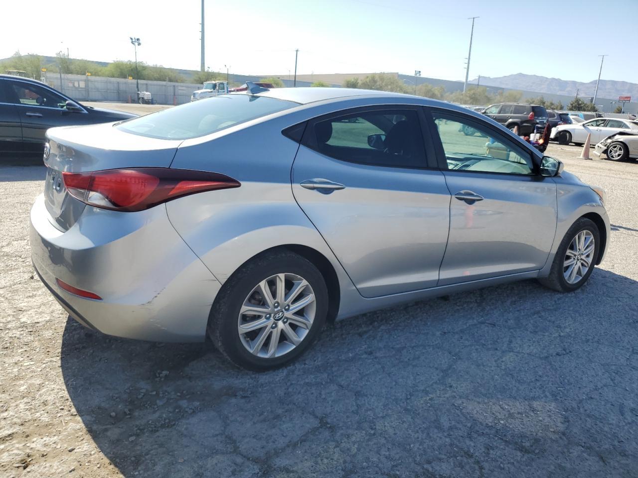 2015 Hyundai Elantra Se - Image 3