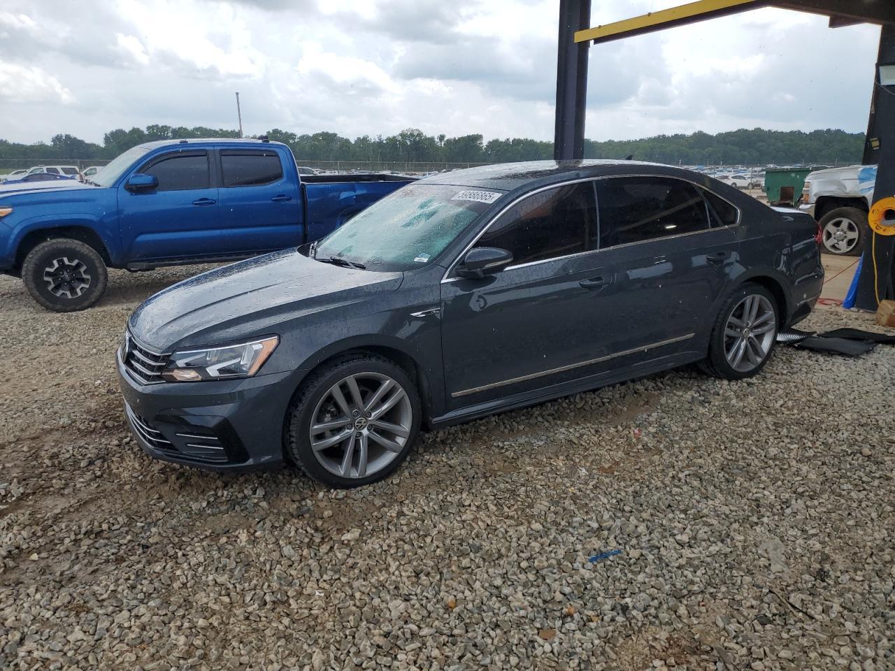 2017 Volkswagen Passat R-Line