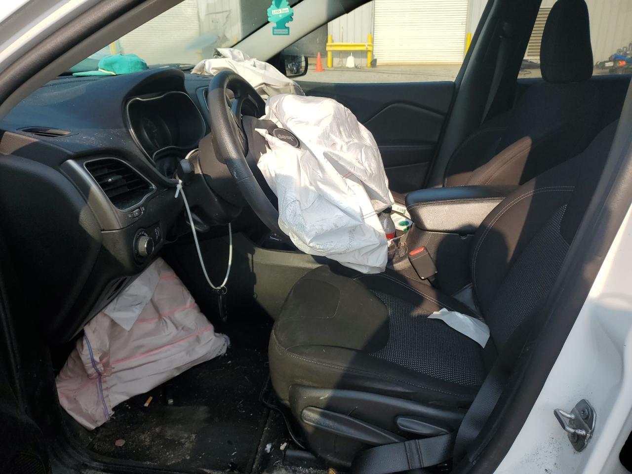 2020 Jeep Cherokee Latitude - Image 7