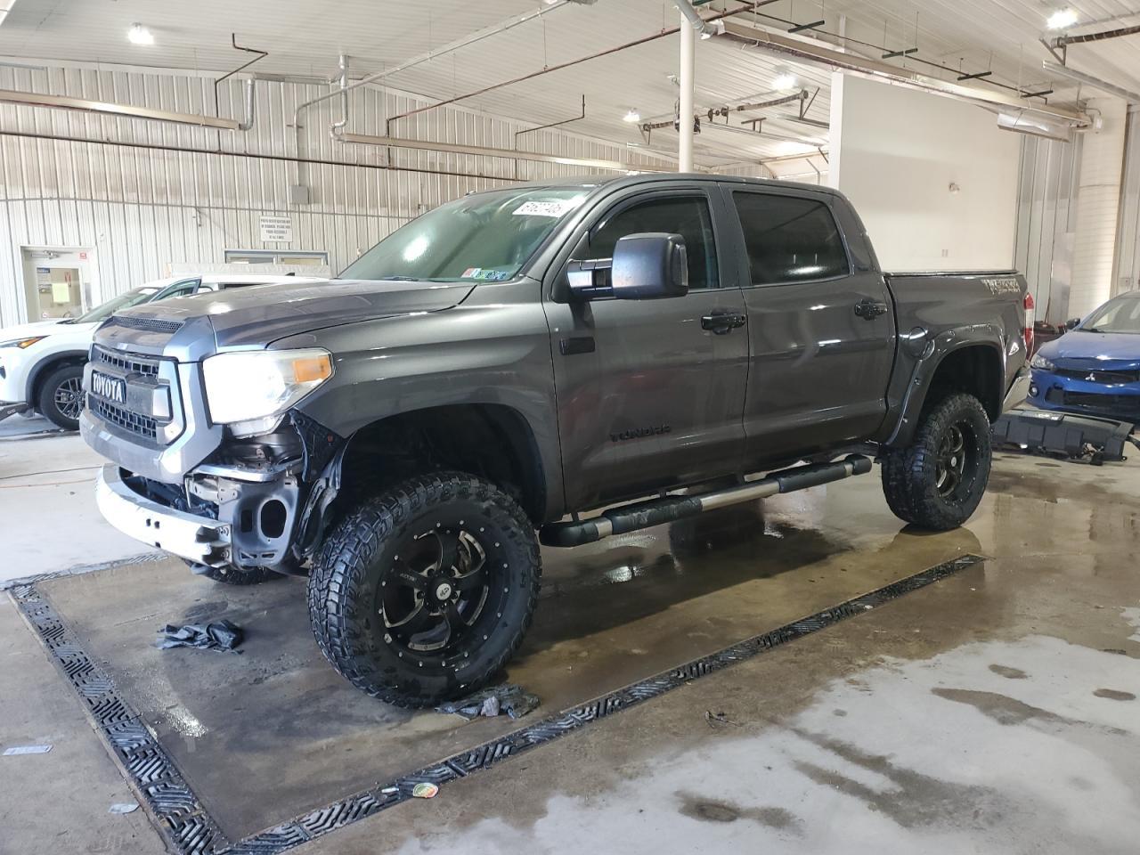 2015 Toyota Tundra Crewmax Sr5