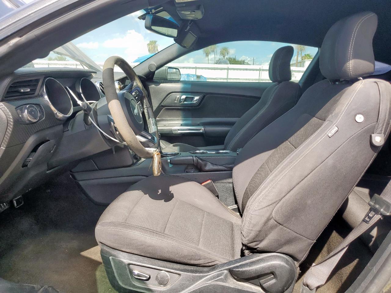 2015 Ford Mustang - Фото 7