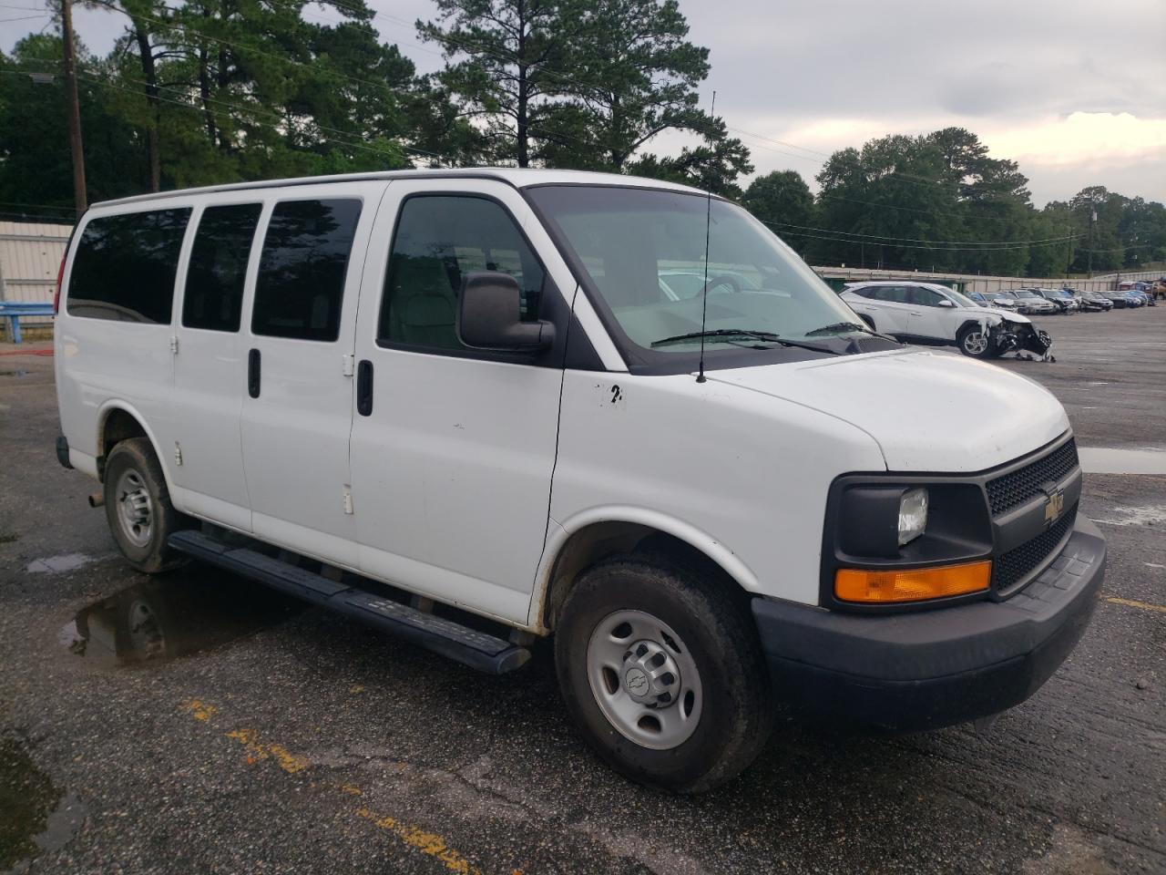 2016 Chevrolet Express G2500 Ls - Image 4