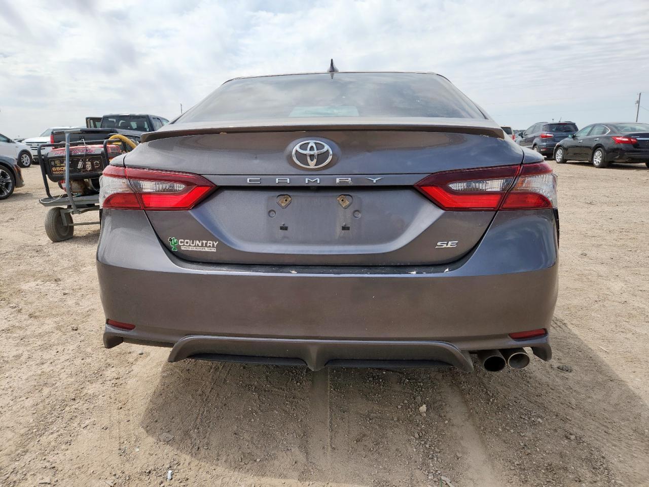 2021 Toyota Camry Se - Фото 6