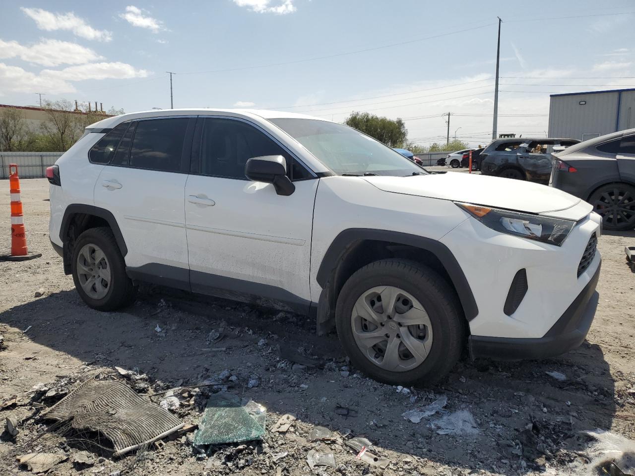 2022 Toyota Rav4 Le - Image 4