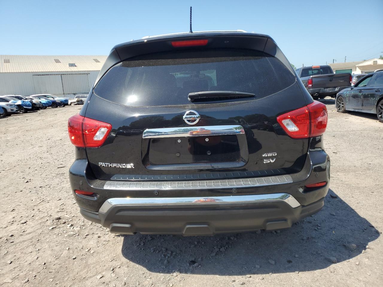 2017 Nissan Pathfinder S - Фото 6