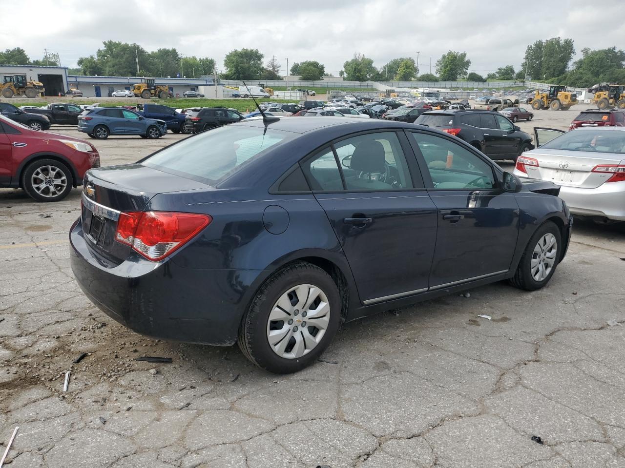 2014 Chevrolet Cruze Ls - Фото 3