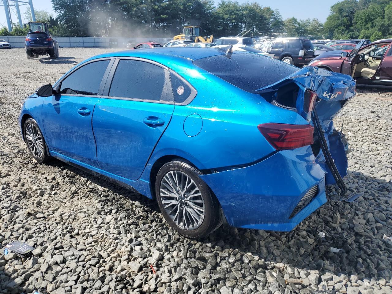 2023 Kia Forte Gt Line - Фото 2