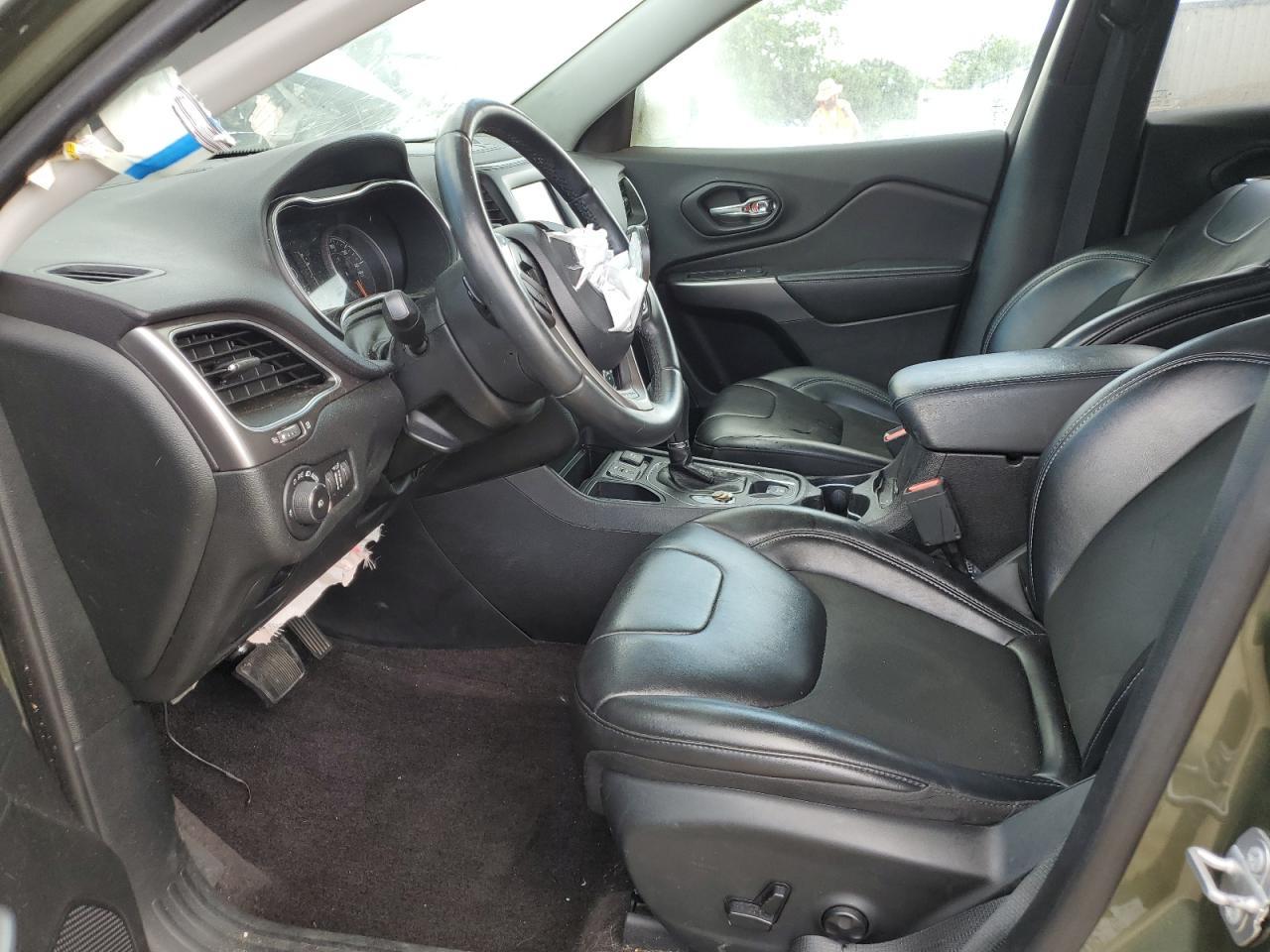 2019 Jeep Cherokee Latitude Plus - Image 7