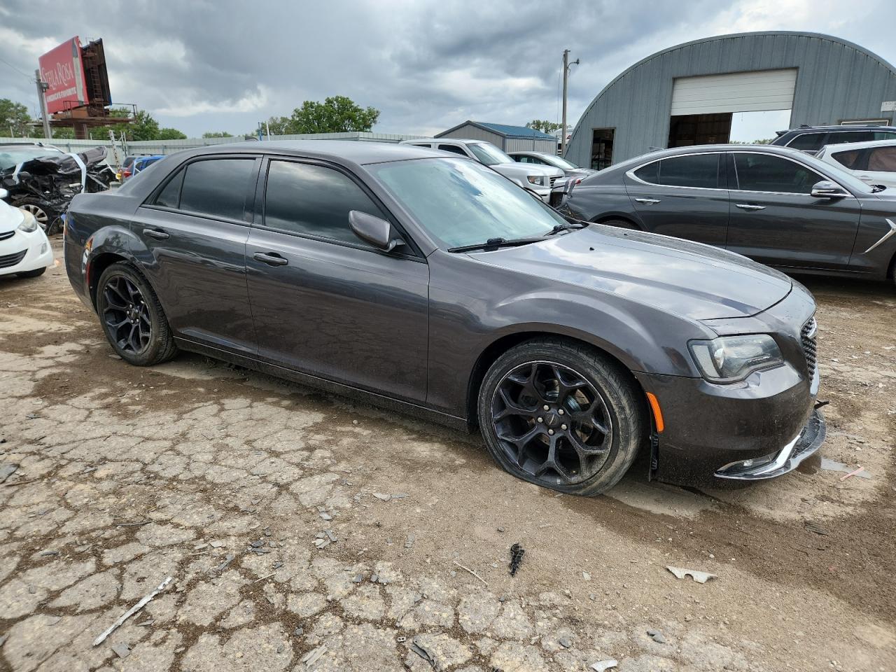 2019 Chrysler 300 S - Image 4