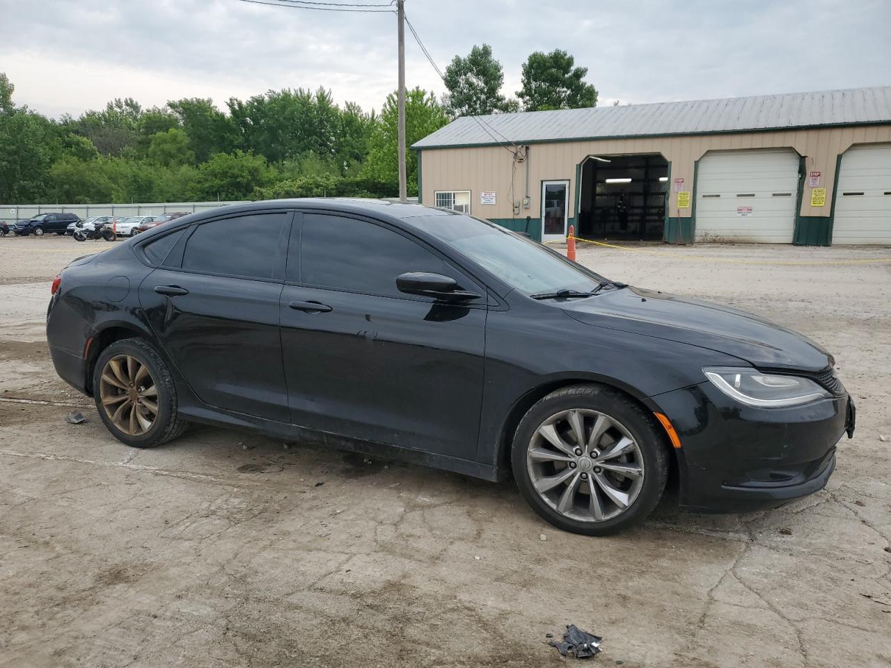 2015 Chrysler 200 S - Image 4