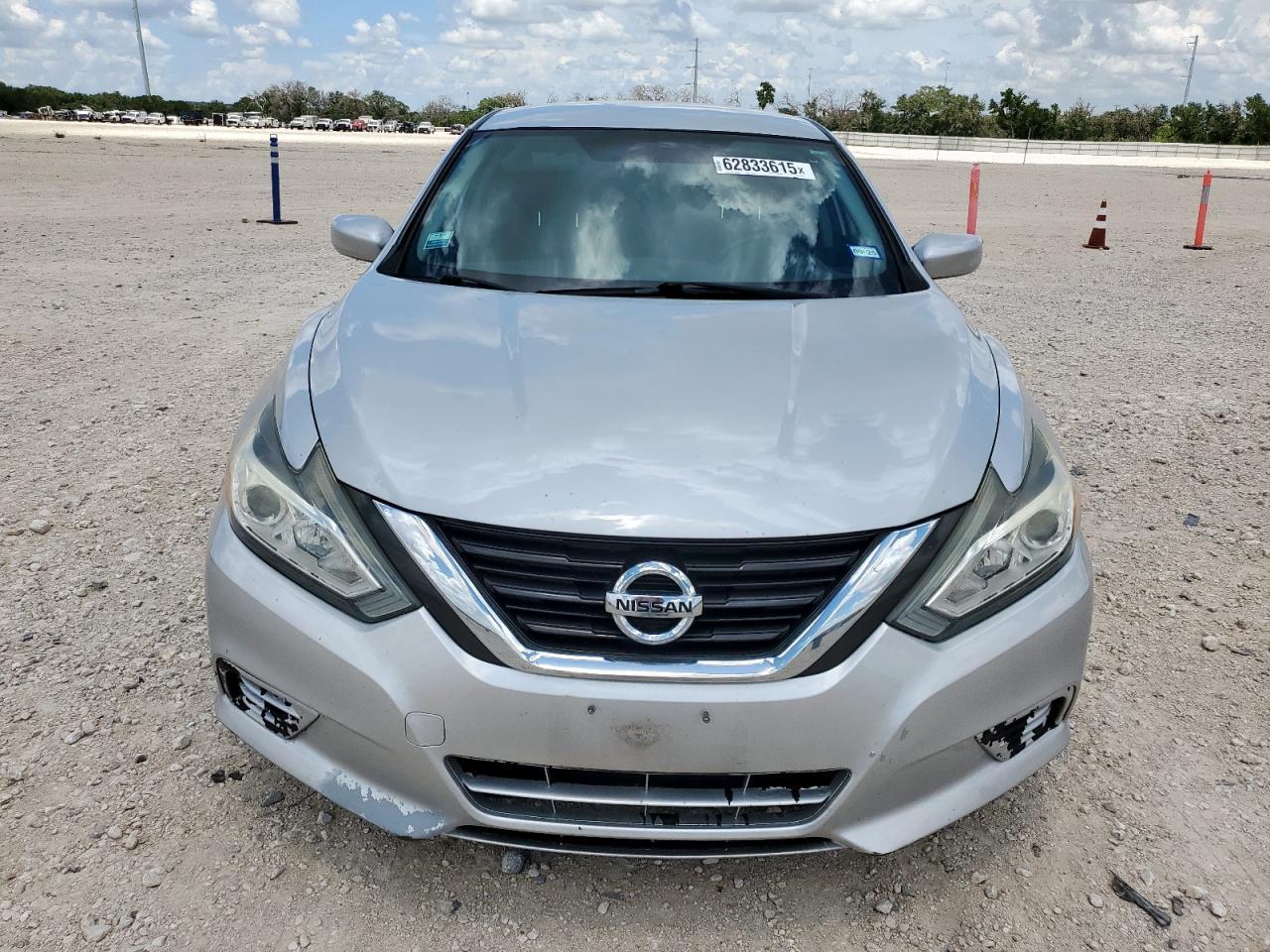 2016 Nissan Altima 2.5 - Image 5