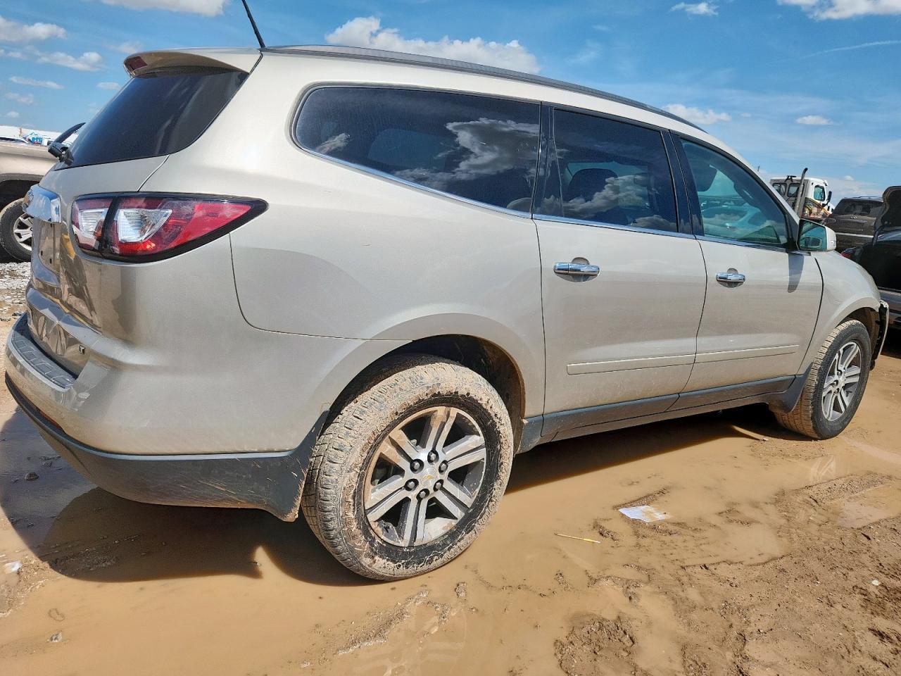 2017 Chevrolet Traverse Lt - Image 3
