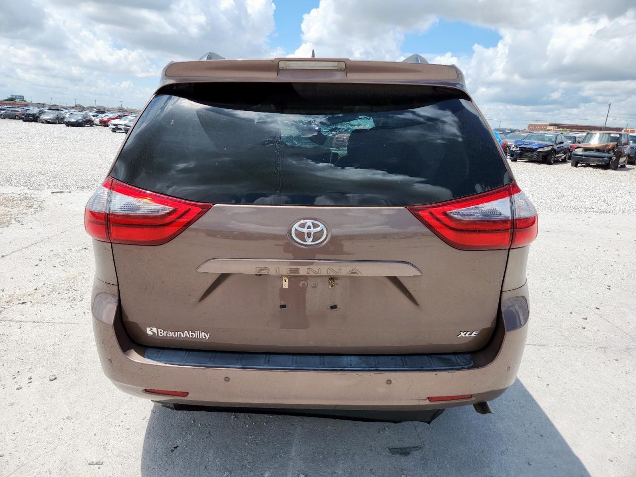 2020 Toyota Sienna Xle - Фото 6