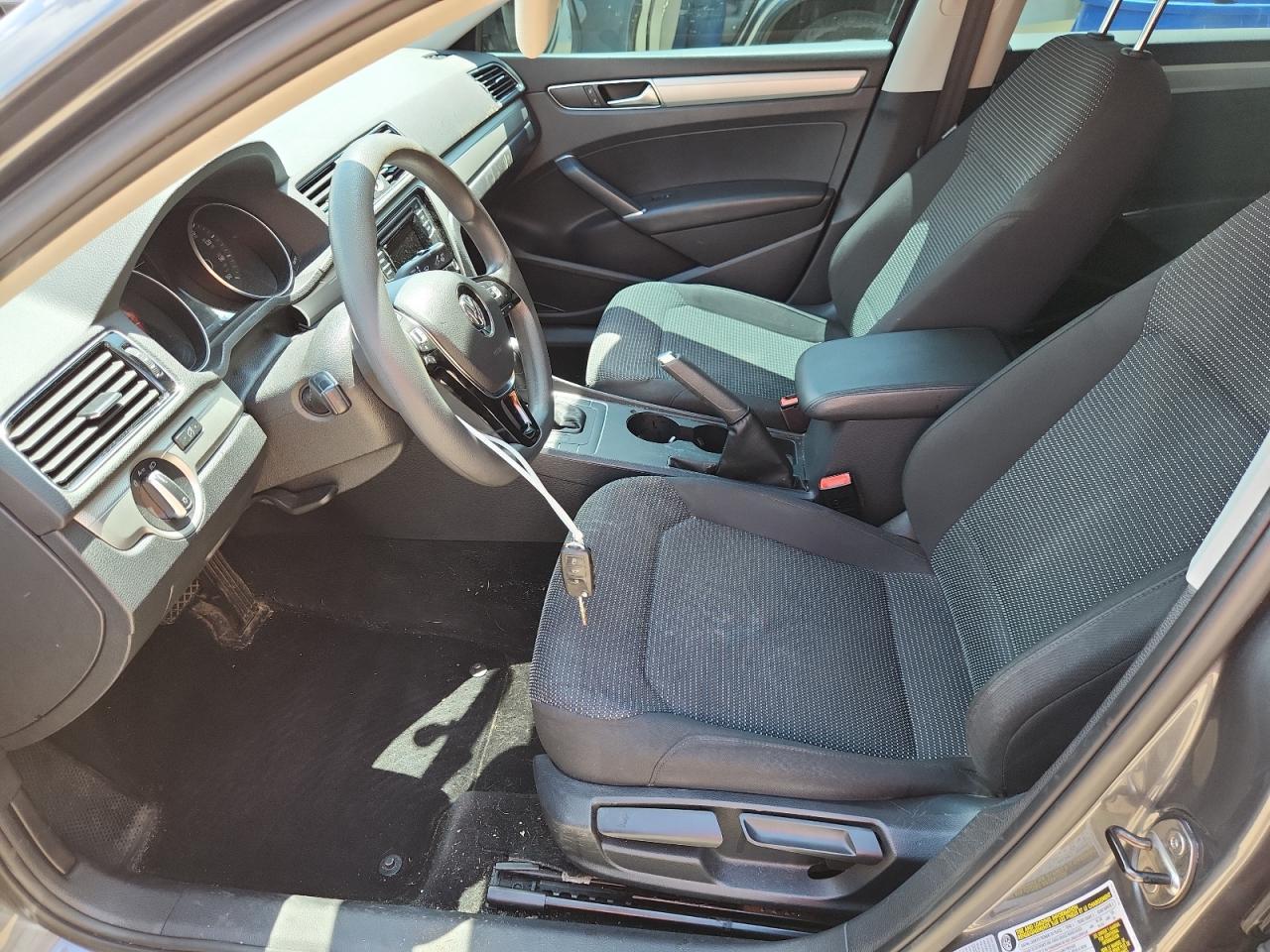 2017 Volkswagen Passat S - Фото 7