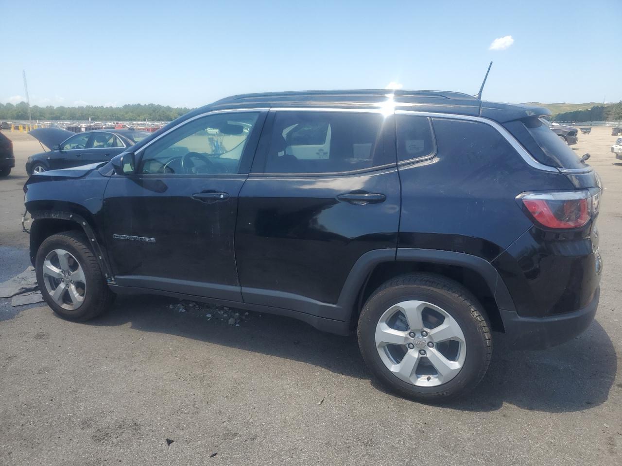 2017 Jeep Compass Latitude - Фото 2