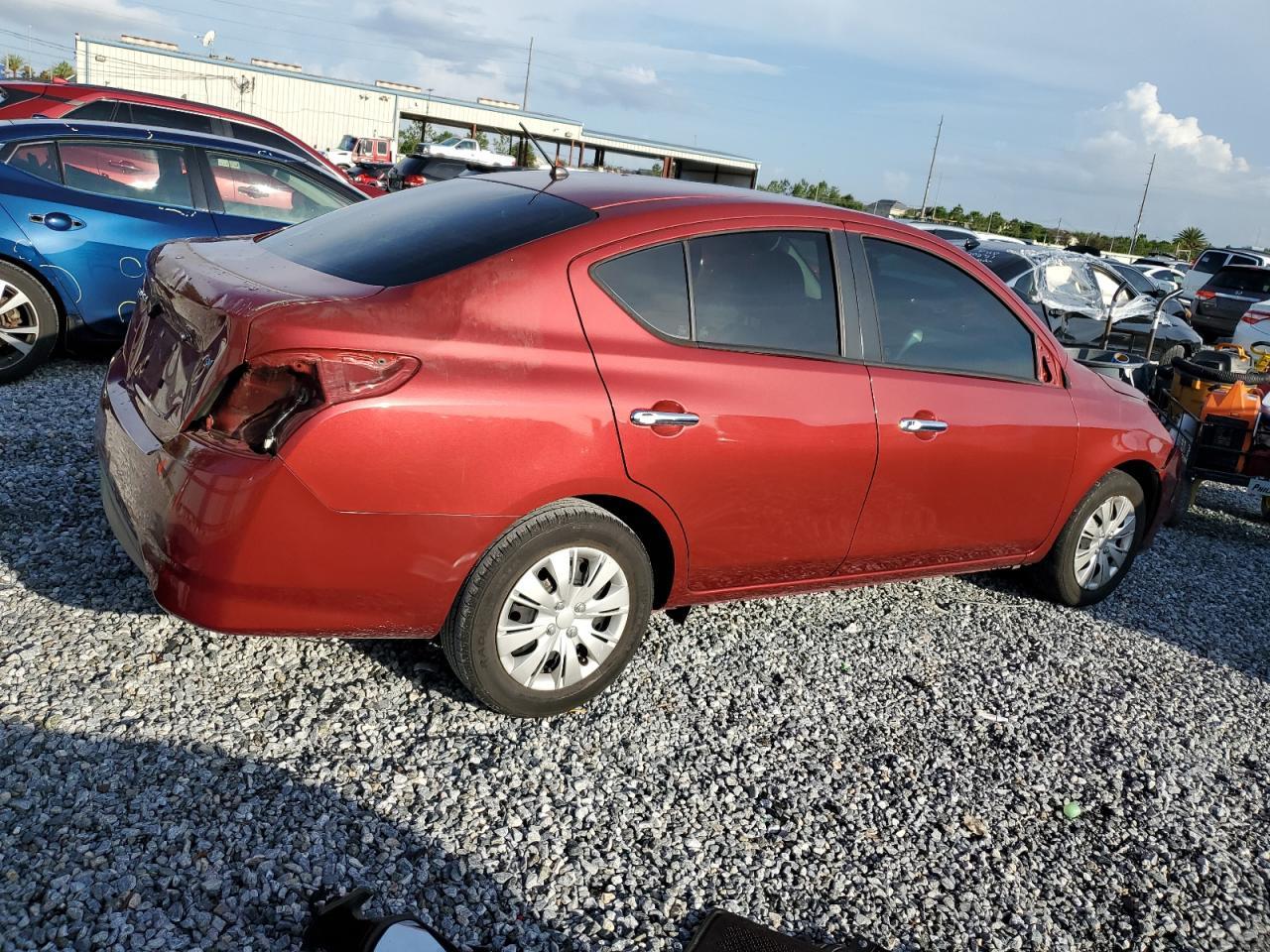 2019 Nissan Versa S - Фото 3