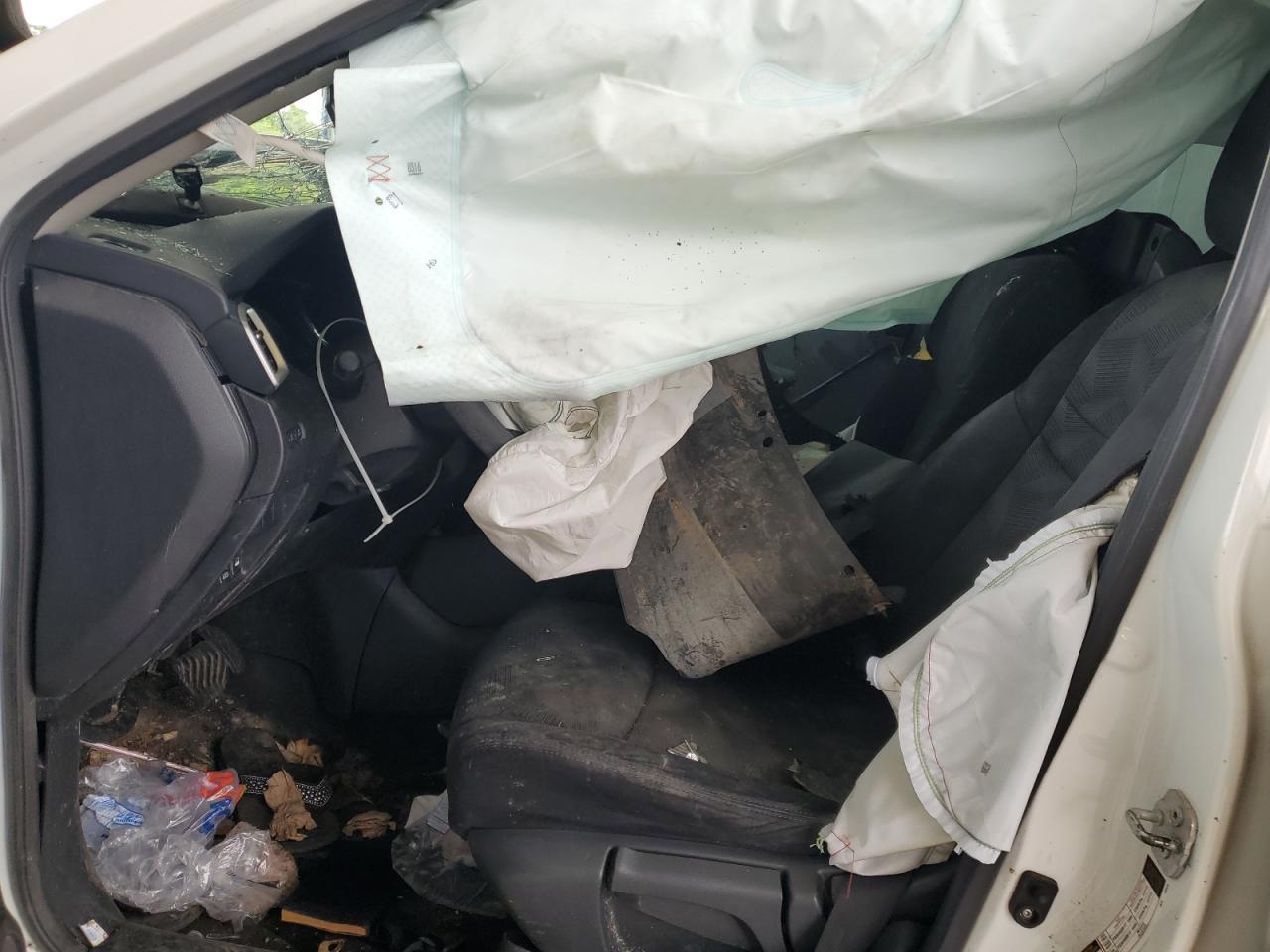 2015 Nissan Rogue S - Фото 7