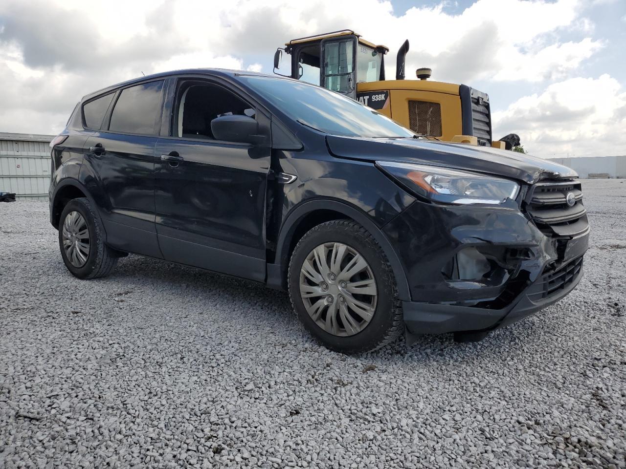2017 Ford Escape S - Фото 4