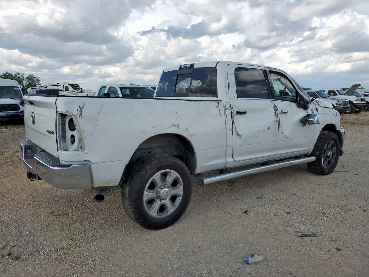 2018 Ram 2500 Slt - Image 3