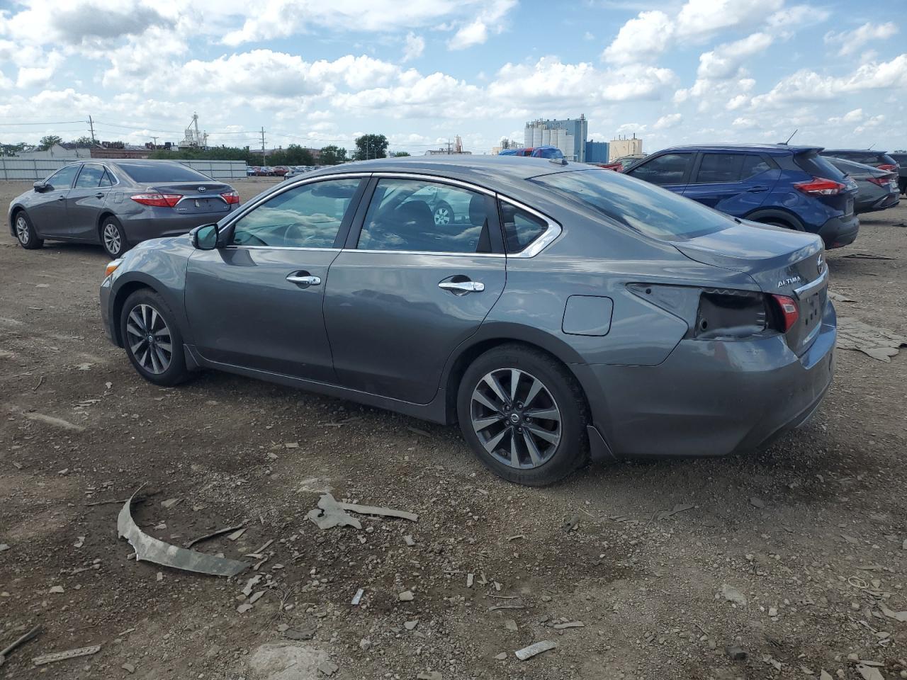 2017 Nissan Altima 2.5 - Фото 2