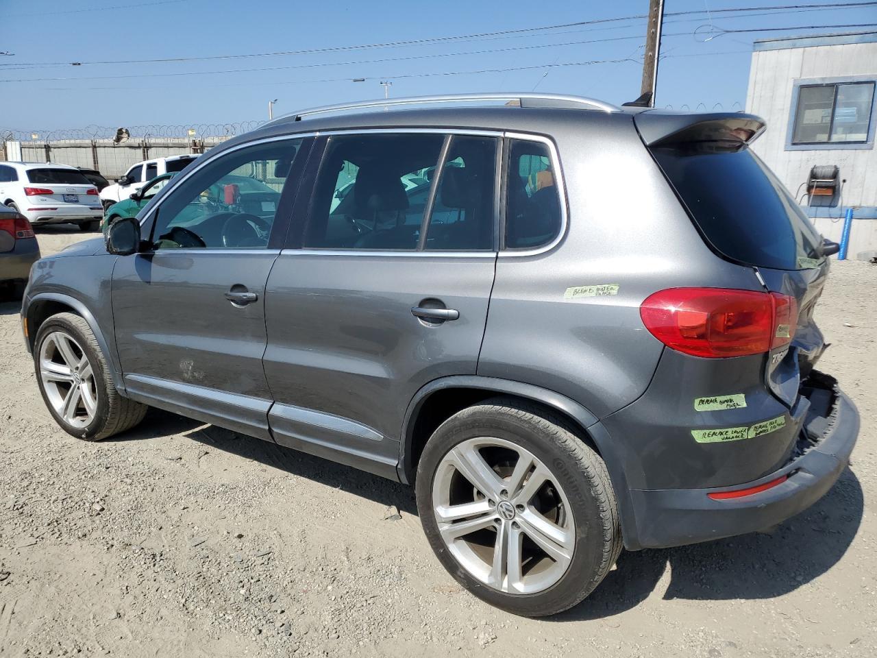 2014 Volkswagen Tiguan S - Фото 2