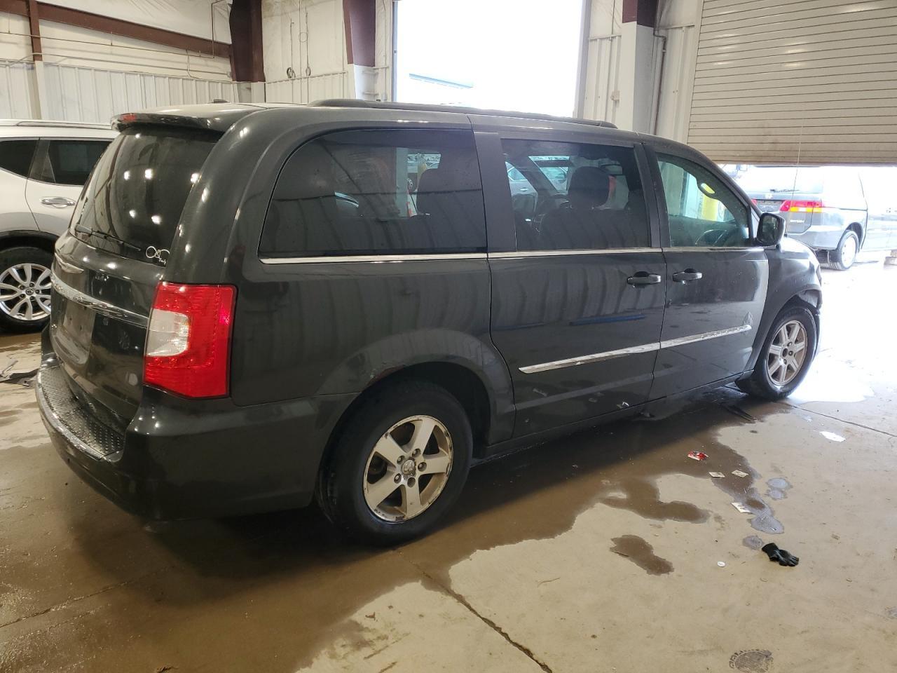 2012 Chrysler Town & Country Touring - Фото 3