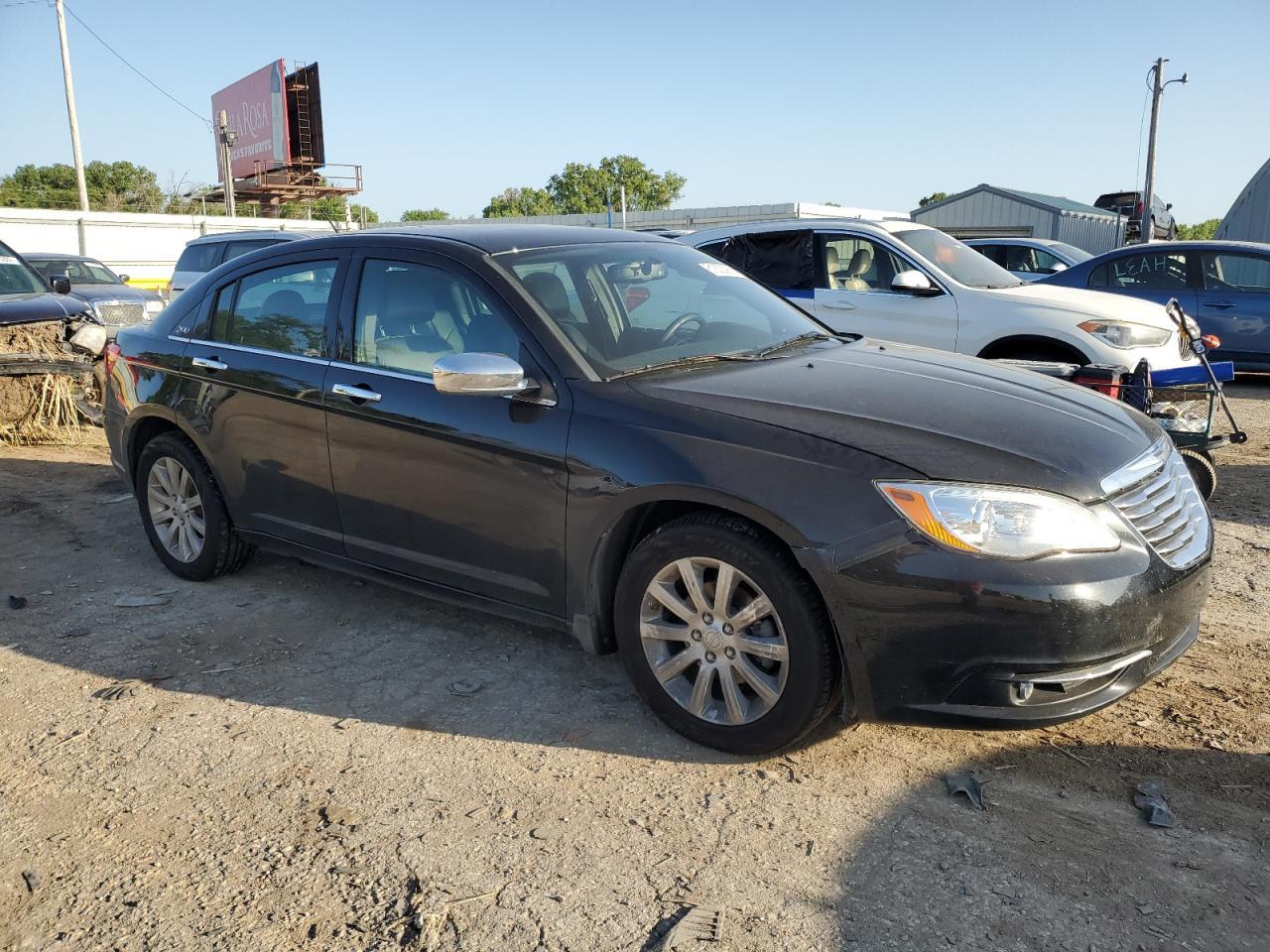 2013 Chrysler 200 Limited - Image 4