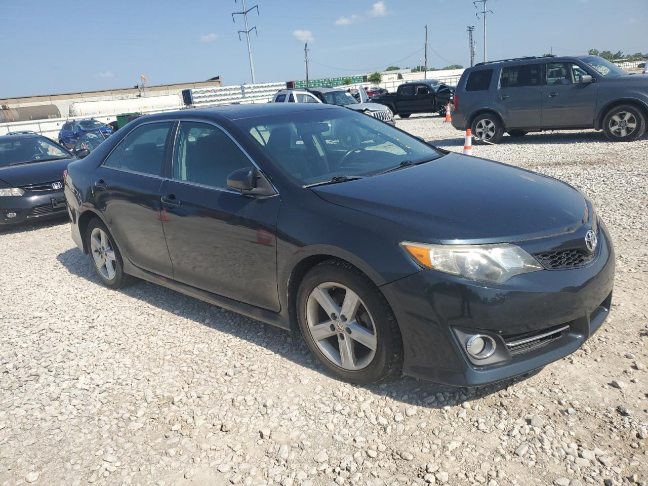 2014 Toyota Camry L - Фото 4