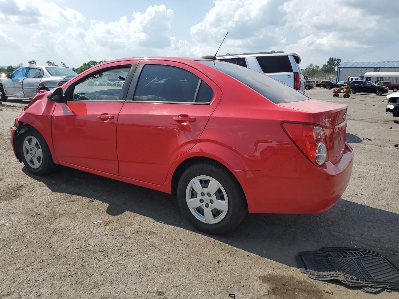 2015 Chevrolet Sonic Ls - Фото 2