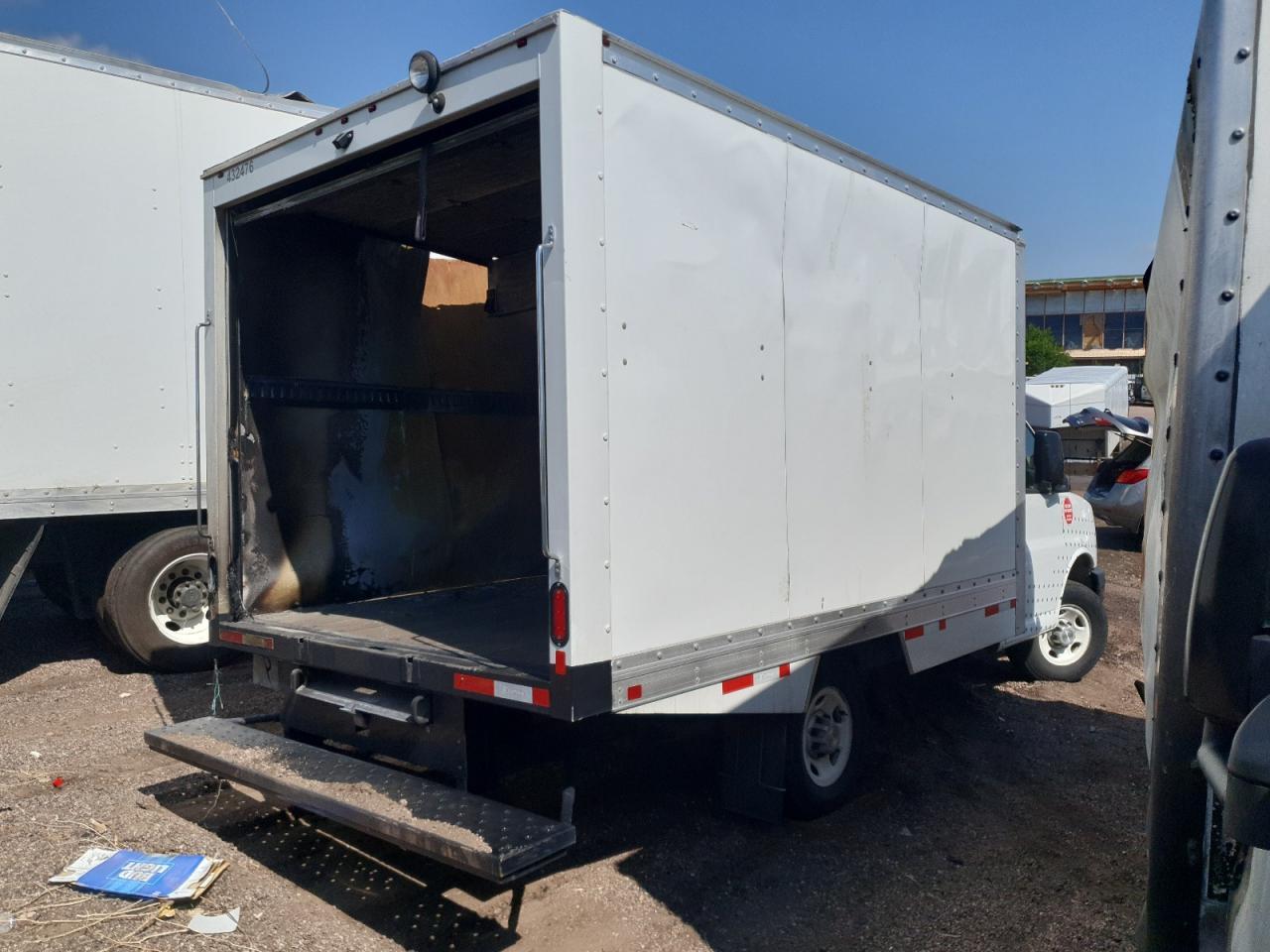 2023 Chevrolet Express G3500 - Фото 3