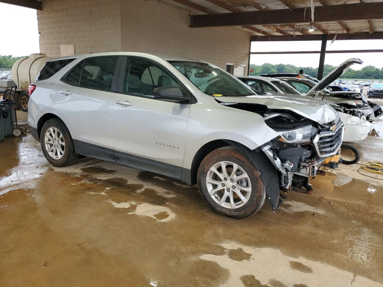 2021 Chevrolet Equinox Ls - Фото 4