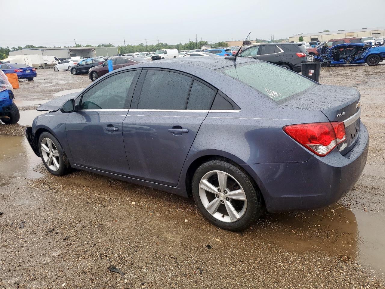 2013 Chevrolet Cruze Lt - Image 2