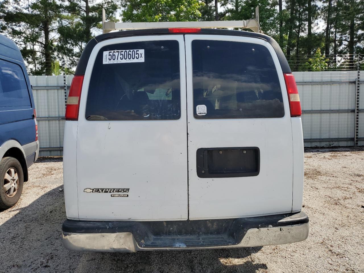 2009 Chevrolet Express G3500 - Image 6