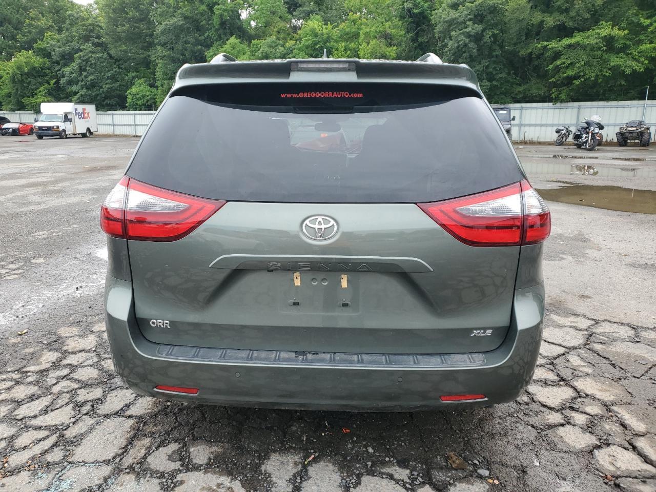 2020 Toyota Sienna Xle - Фото 6