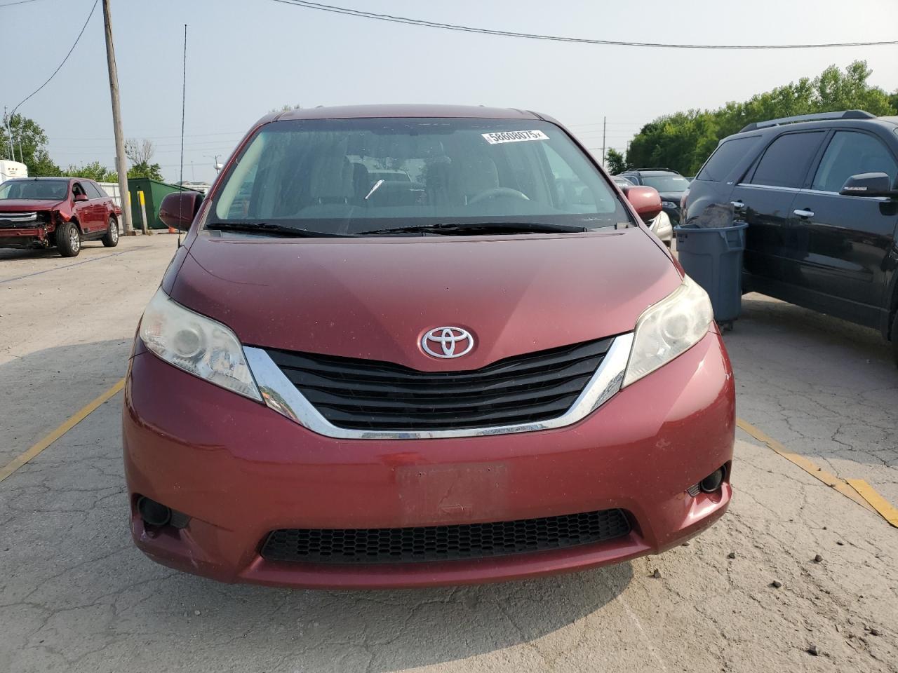 2014 Toyota Sienna Le - Фото 5